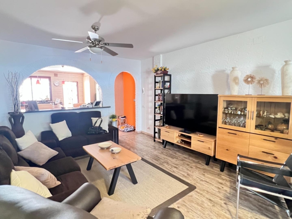 3 Bedroom 2 Bathroom Town House in Torrevieja