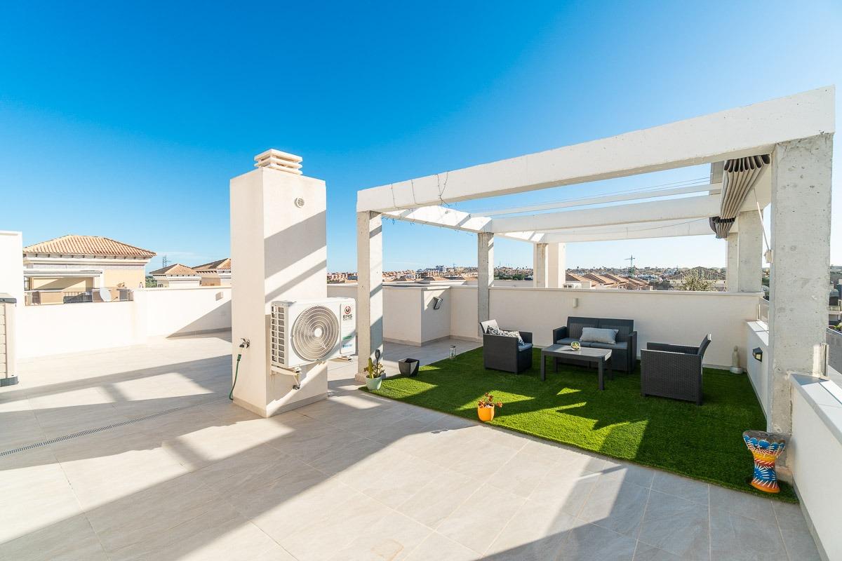For sale - 2 Bedroom 2 Bathroom Terraced house in Villamartin - Villamartin  - Alicante