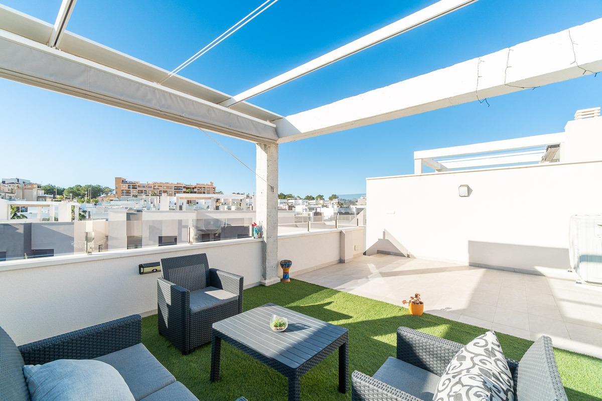 For sale - 2 Bedroom 2 Bathroom Terraced house in Villamartin - Villamartin  - Alicante