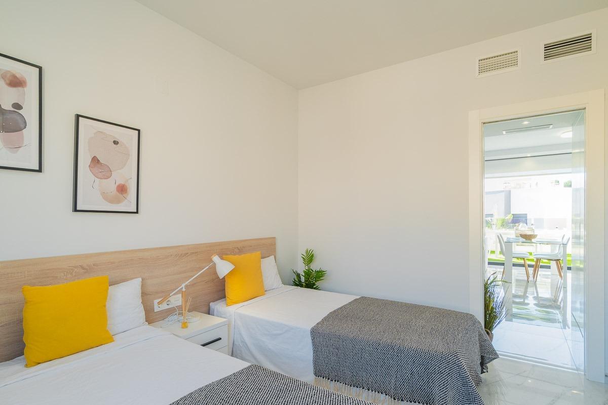 For sale - 2 Bedroom 2 Bathroom Terraced house in Villamartin - Villamartin  - Alicante