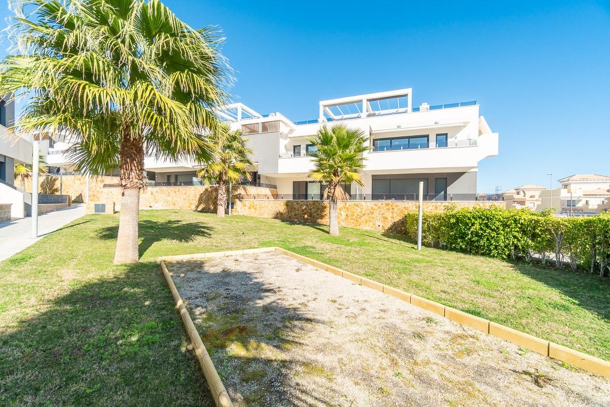 For sale - 2 Bedroom 2 Bathroom Terraced house in Villamartin - Villamartin  - Alicante