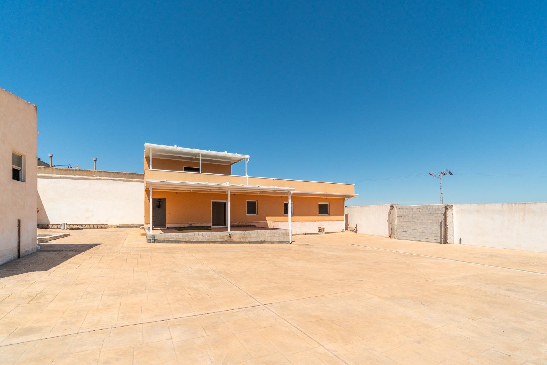 For sale - 3 Bedroom 2 Bathroom Villa in San Miguel de Salinas - Torremendo  - Alicante