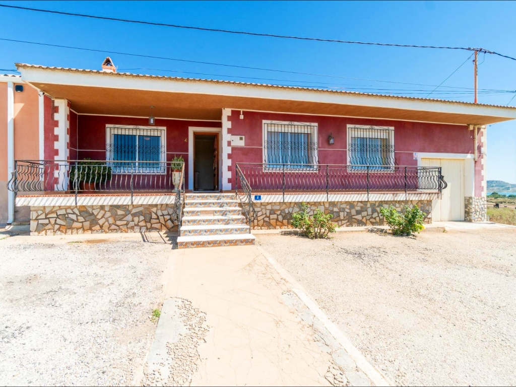 3 Bedroom 2 Bathroom house in Torremendo