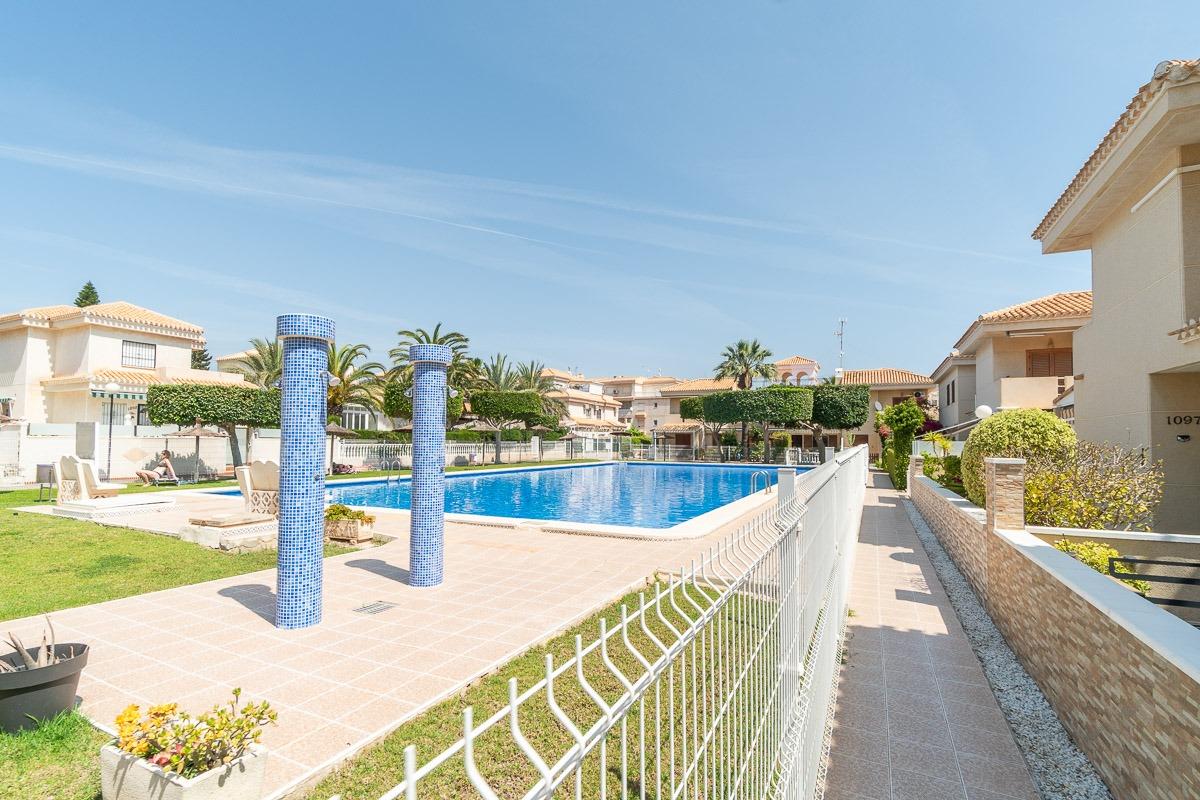 For sale - 2 Bedroom 2 Bathroom Town house in Playa Flamenca  - Playa Flamenca  - Alicante