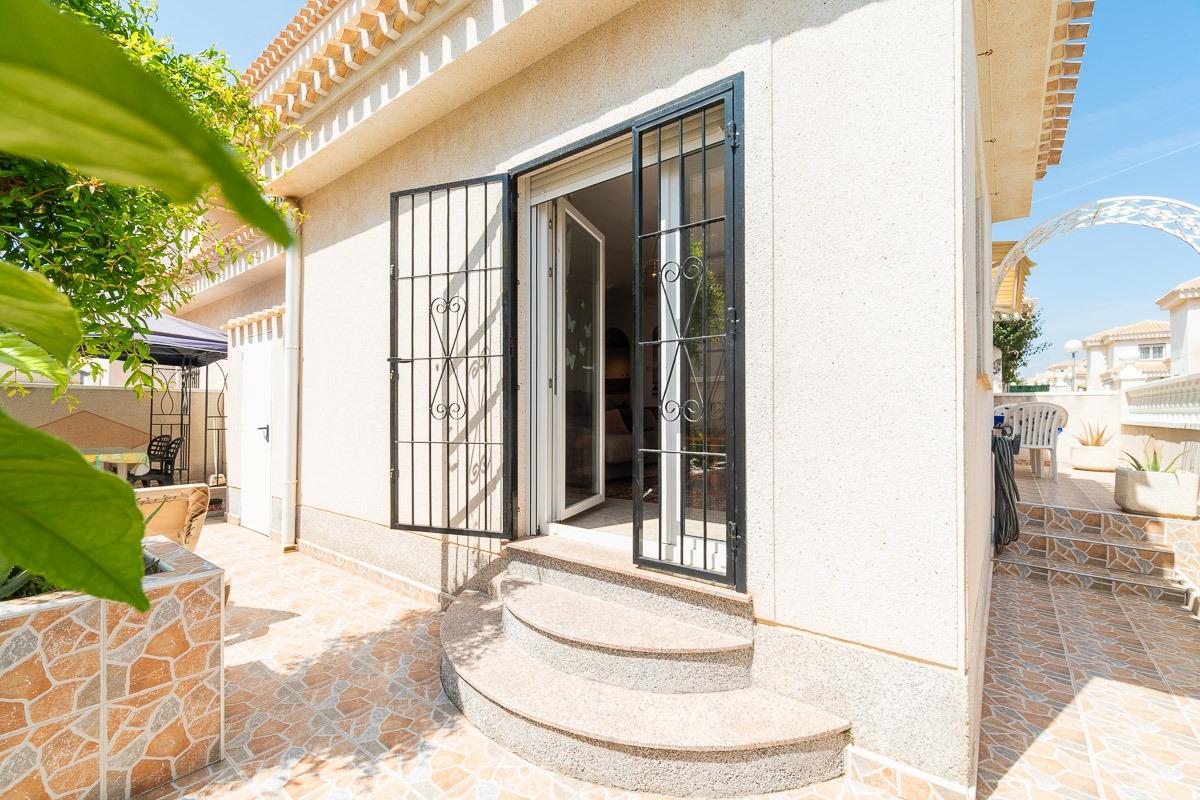 For sale - 2 Bedroom 2 Bathroom Town house in Playa Flamenca  - Playa Flamenca  - Alicante