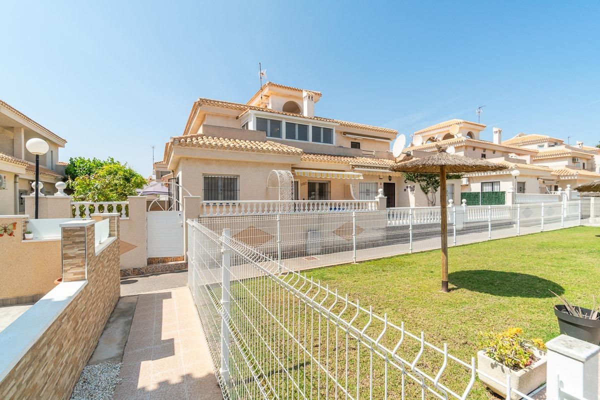 For sale - 2 Bedroom 2 Bathroom Town house in Playa Flamenca  - Playa Flamenca  - Alicante