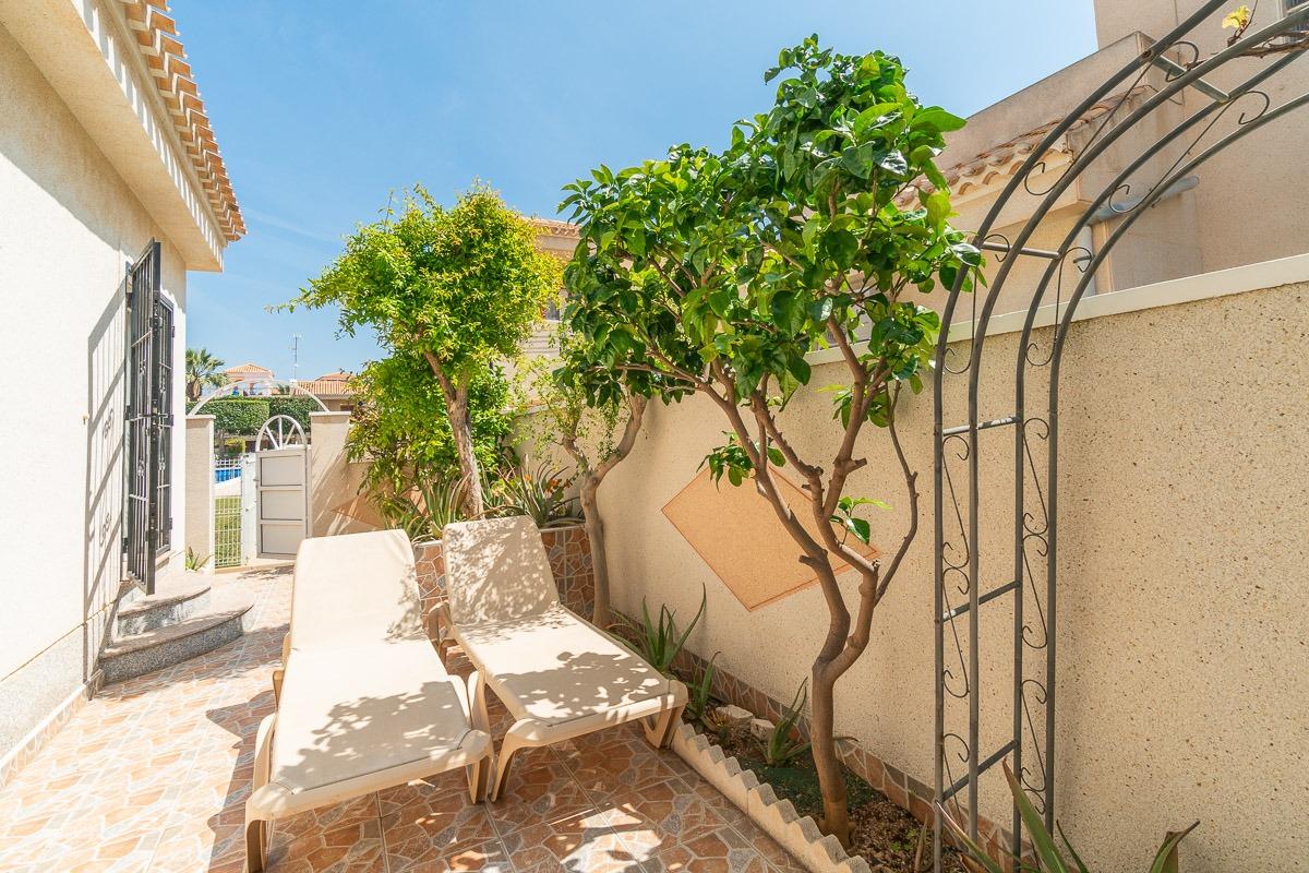 For sale - 2 Bedroom 2 Bathroom Town house in Playa Flamenca  - Playa Flamenca  - Alicante