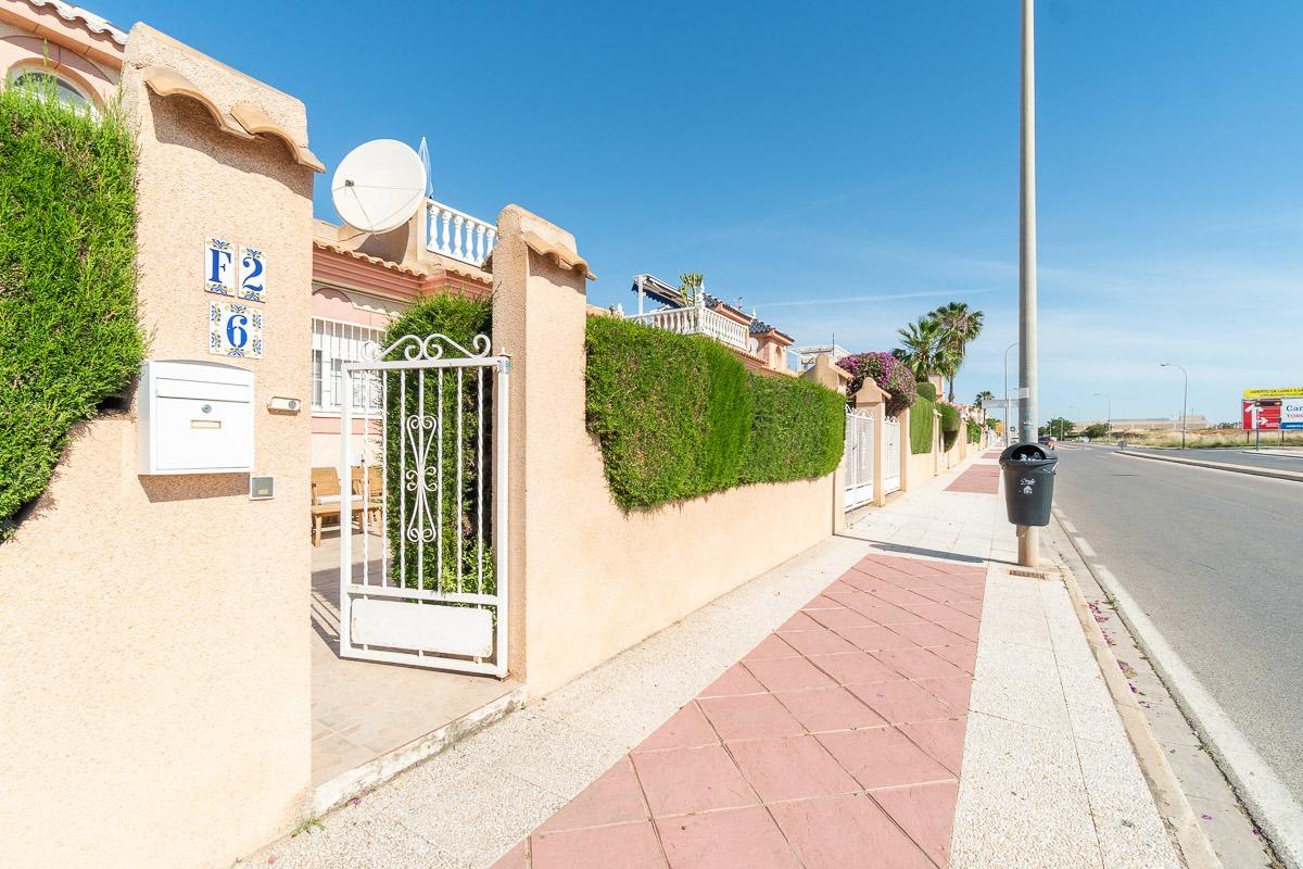 For sale - 3 Bedroom 1 Bathroom Semi in Playa Flamenca - Punta Prima  - Alicante