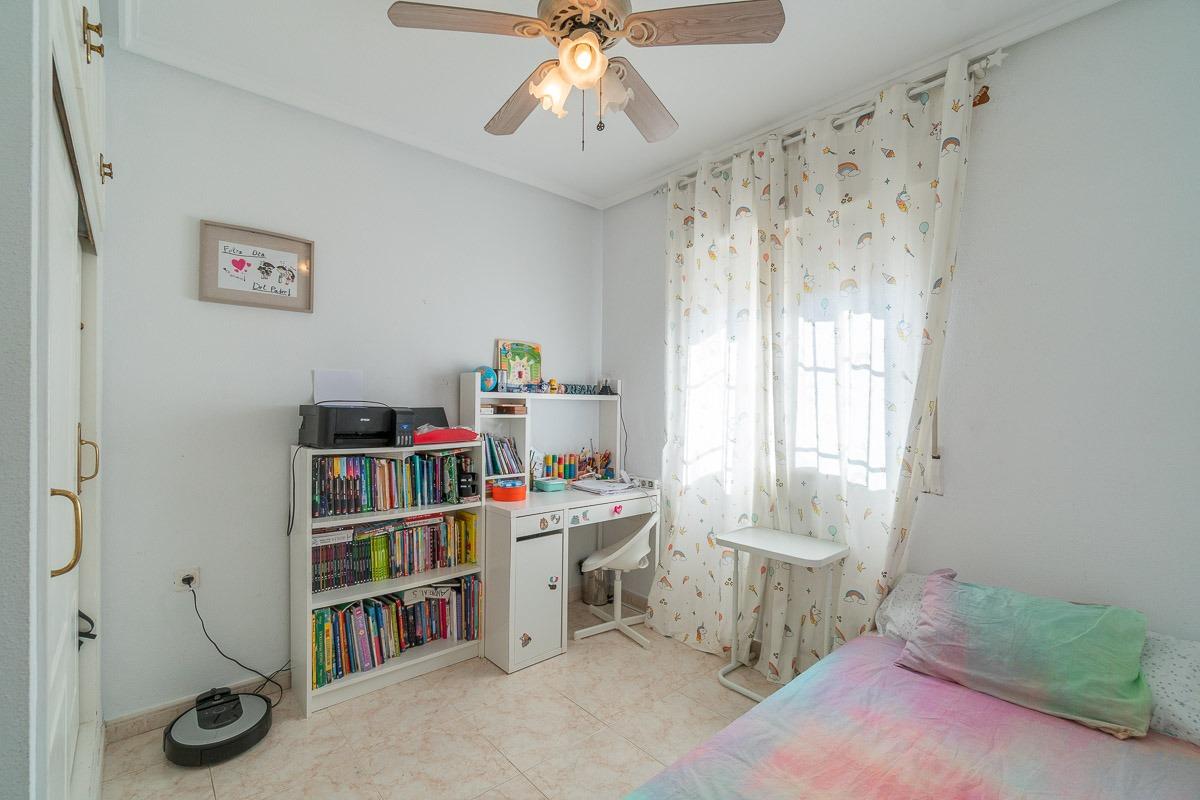 For sale - 3 Bedroom 1 Bathroom Villa in Playa Flamenca -  - Alicante