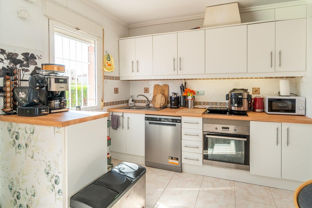 For sale - 3 Bedroom 1 Bathroom Villa in Playa Flamenca -  - Alicante