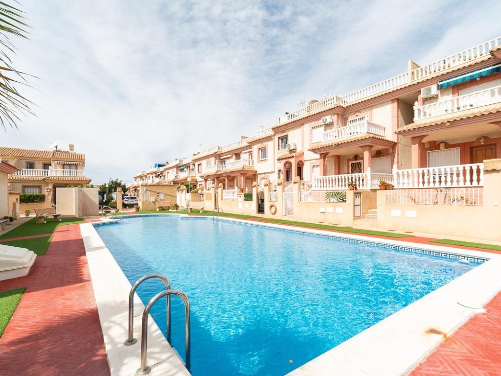 3 Bedroom 1 Bathroom Villa in Playa Flamenca