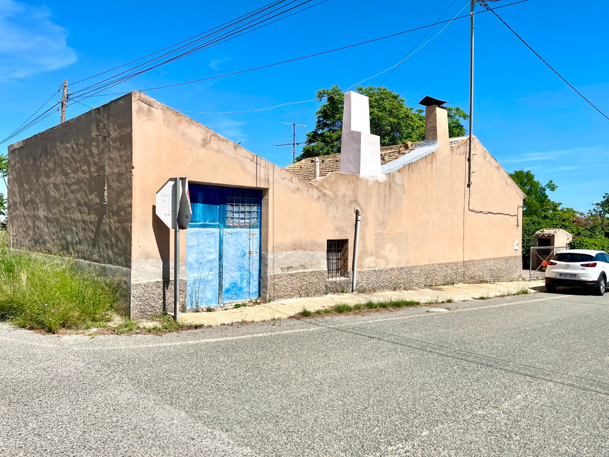 For sale - 3 Bedroom 1 Bathroom House - Detached Villa in La Romana - La Romana Centro  - Alicante