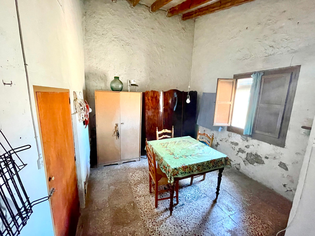For sale - 3 Bedroom 1 Bathroom House - Detached Villa in La Romana - La Romana Centro  - Alicante