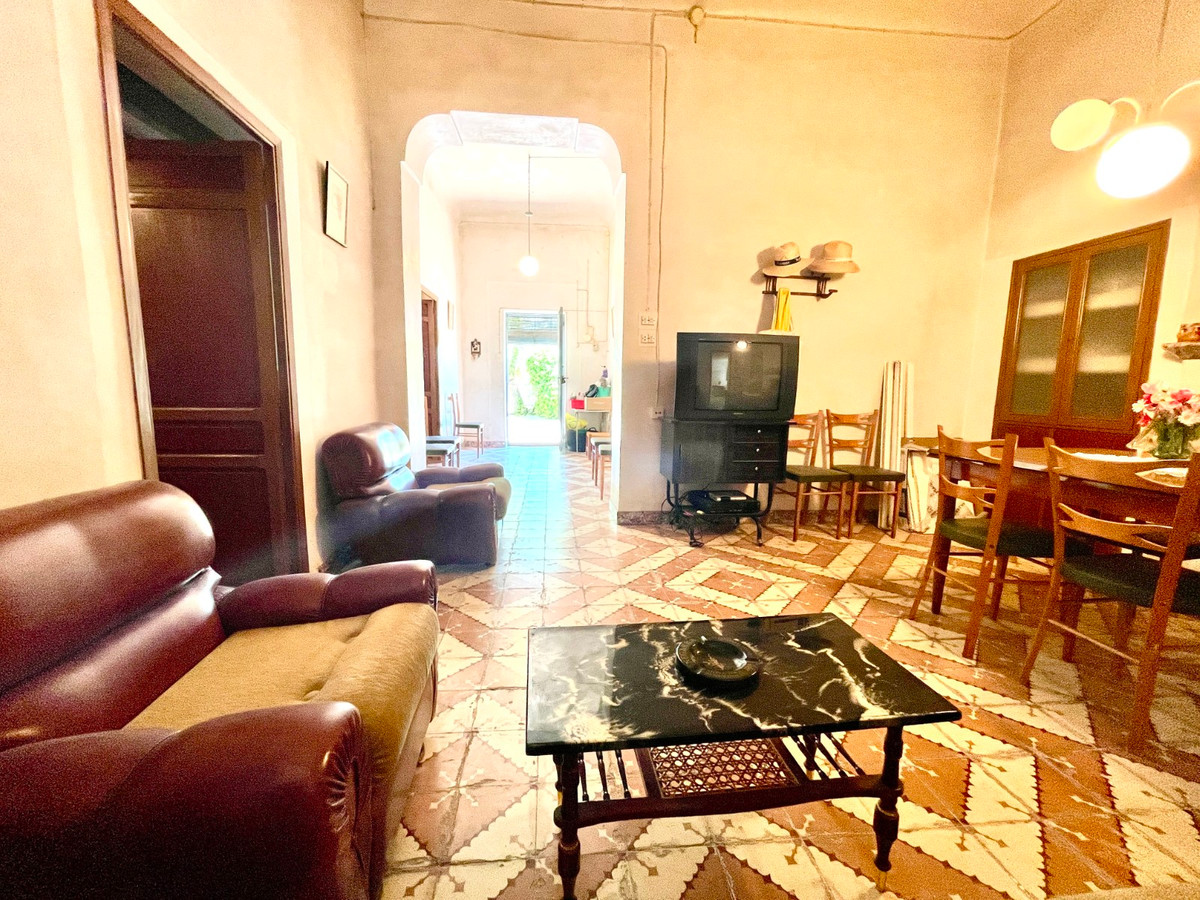 For sale - 3 Bedroom 1 Bathroom House - Detached Villa in La Romana - La Romana Centro  - Alicante