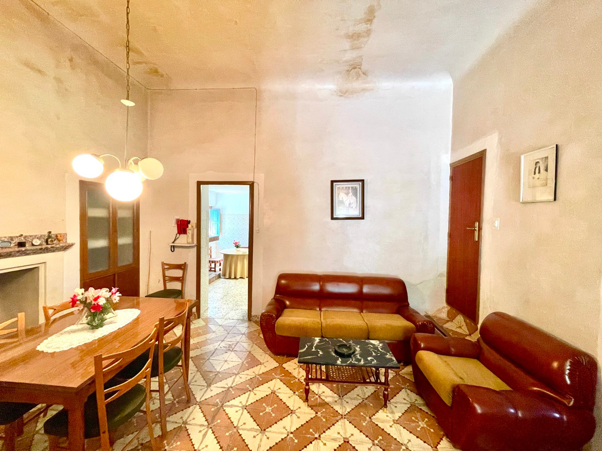 For sale - 3 Bedroom 1 Bathroom House - Detached Villa in La Romana - La Romana Centro  - Alicante