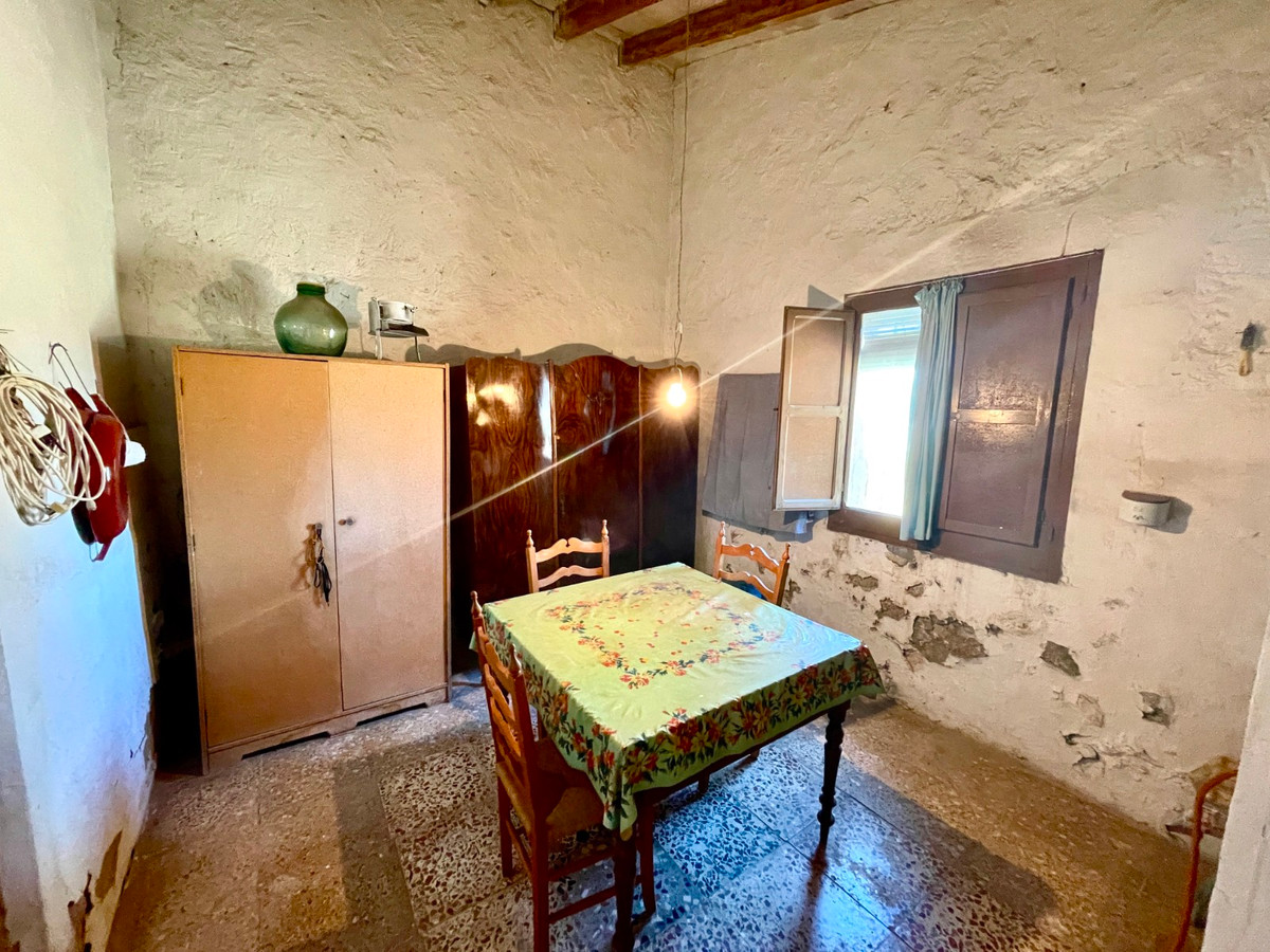 For sale - 3 Bedroom 1 Bathroom House - Detached Villa in La Romana - La Romana Centro  - Alicante