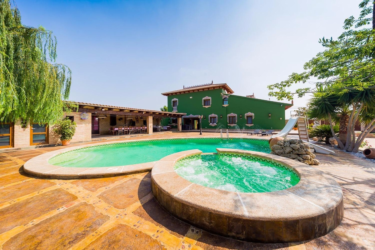 For sale - 5 Bedroom 5 Bathroom House - Finca - Cortijo in Almoradi - Almoradi Centro  - Alicante