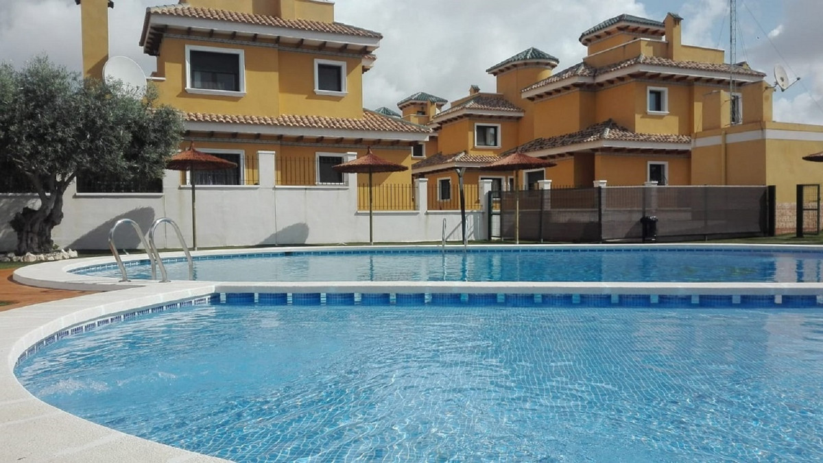 For sale - 3 Bedroom 3 Bathroom House - Detached Villa in Rojales - Ciudad Quesada  - Alicante