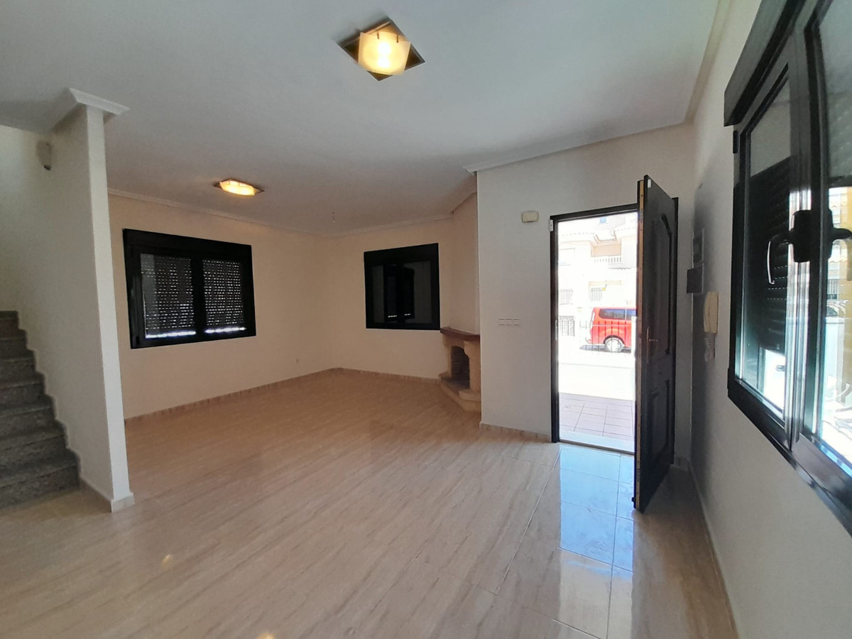 For sale - 3 Bedroom 3 Bathroom House - Detached Villa in Rojales - Ciudad Quesada  - Alicante
