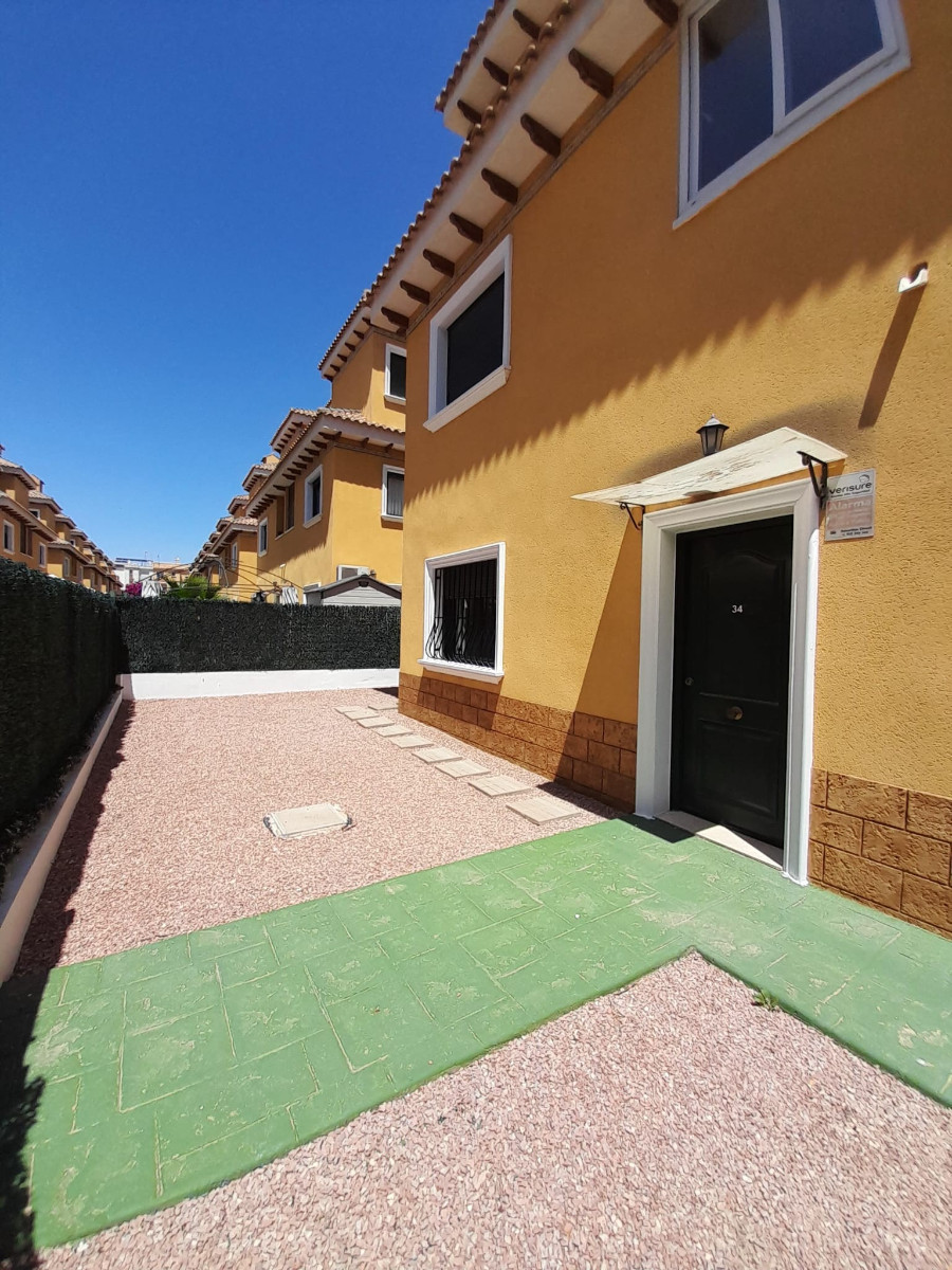 For sale - 3 Bedroom 3 Bathroom House - Detached Villa in Rojales - Ciudad Quesada  - Alicante