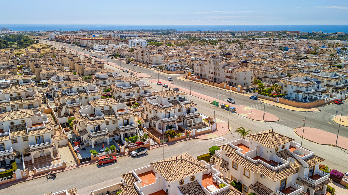For sale - 2 Bedroom 2 Bathroom House - Quad in Orihuela - Lomas de Cabo Roig  - Alicante