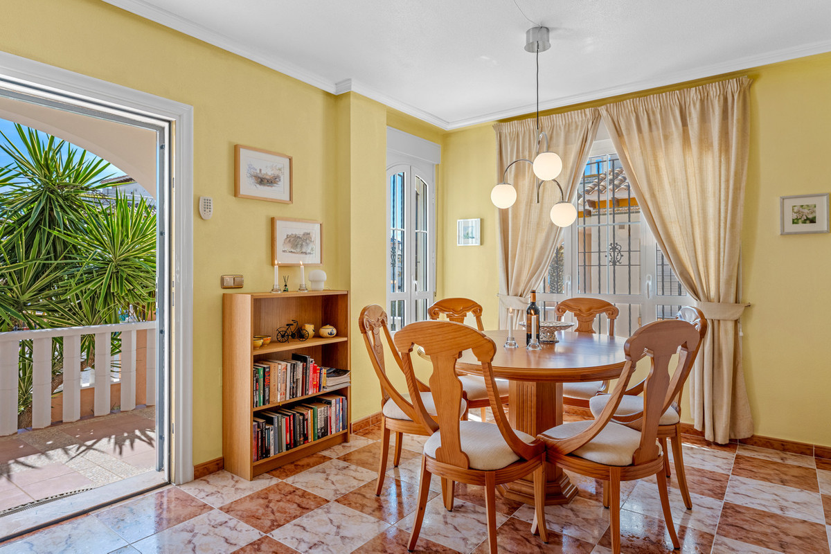 For sale - 2 Bedroom 2 Bathroom House - Quad in Orihuela - Lomas de Cabo Roig  - Alicante