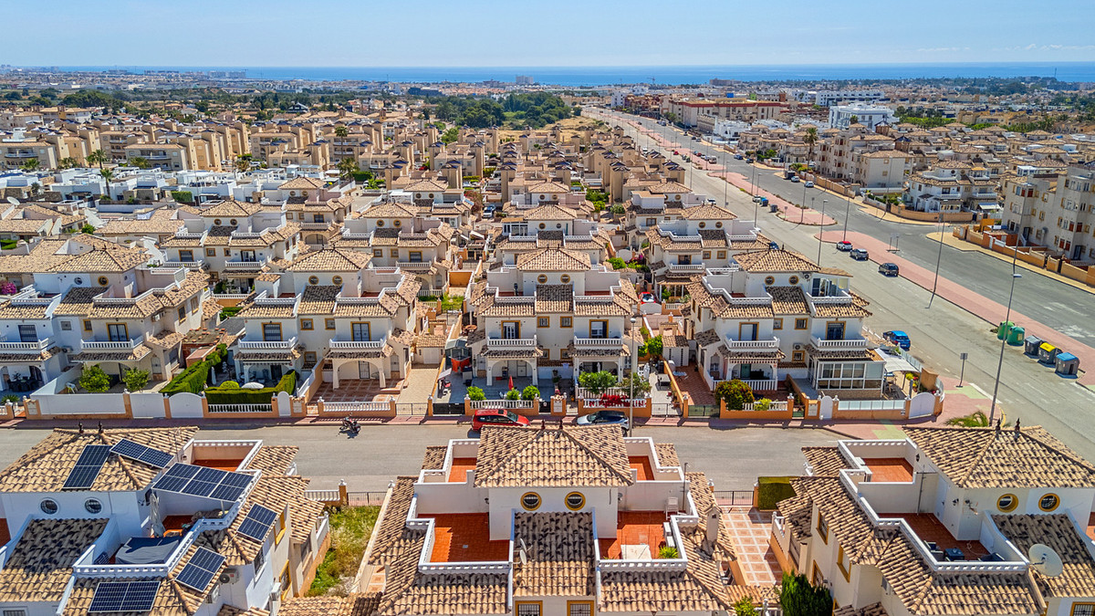 For sale - 2 Bedroom 2 Bathroom House - Quad in Orihuela - Lomas de Cabo Roig  - Alicante