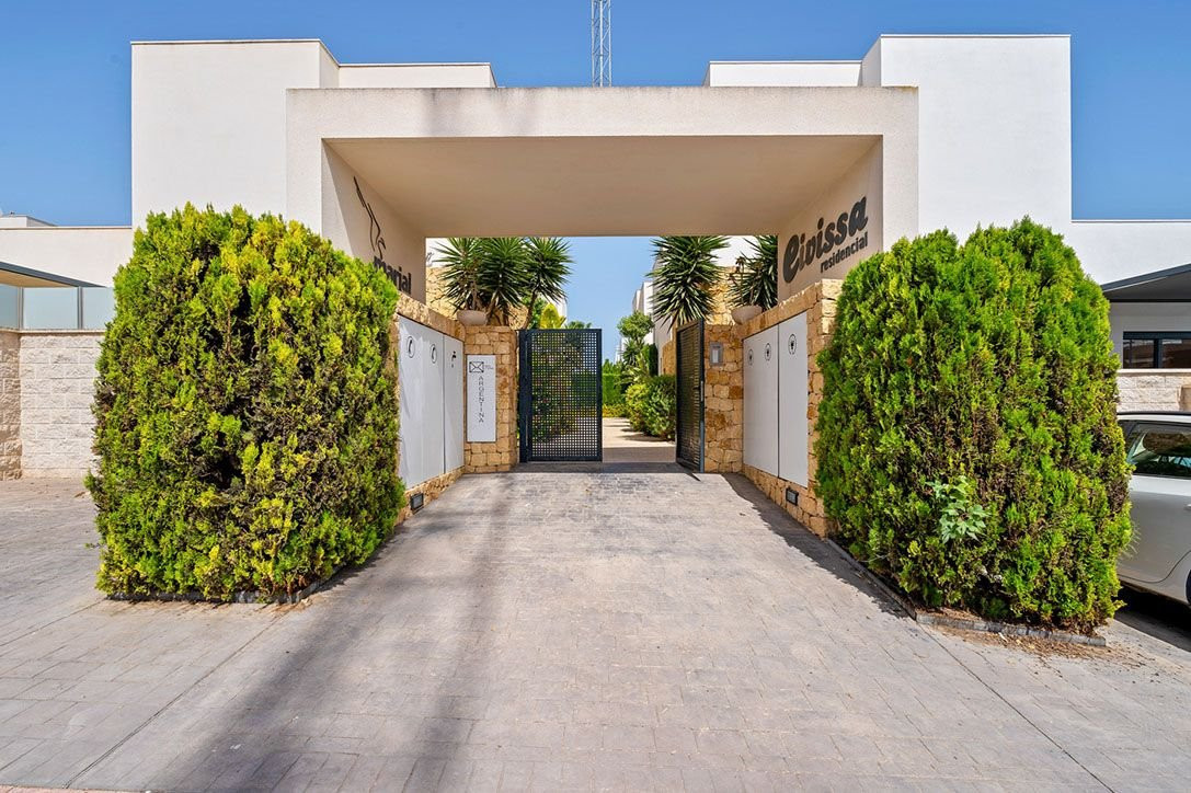 For sale - 3 Bedroom 2 Bathroom House - Detached Villa in Rojales - Ciudad Quesada  - Alicante