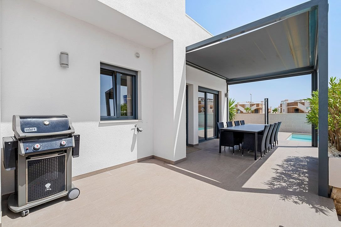 For sale - 3 Bedroom 2 Bathroom House - Detached Villa in Rojales - Ciudad Quesada  - Alicante