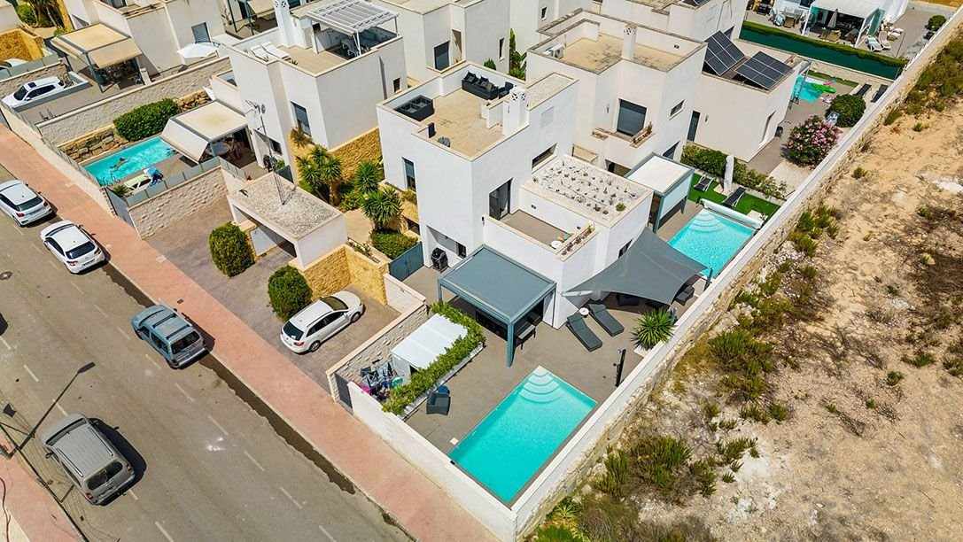 For sale - 3 Bedroom 2 Bathroom House - Detached Villa in Rojales - Ciudad Quesada  - Alicante