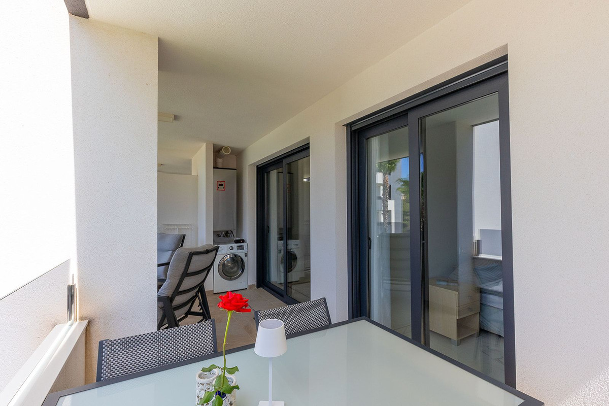 For sale - 2 Bedroom 2 Bathroom Middle Floor Apartment in Los Altos - Orihuela Costa  - Alicante