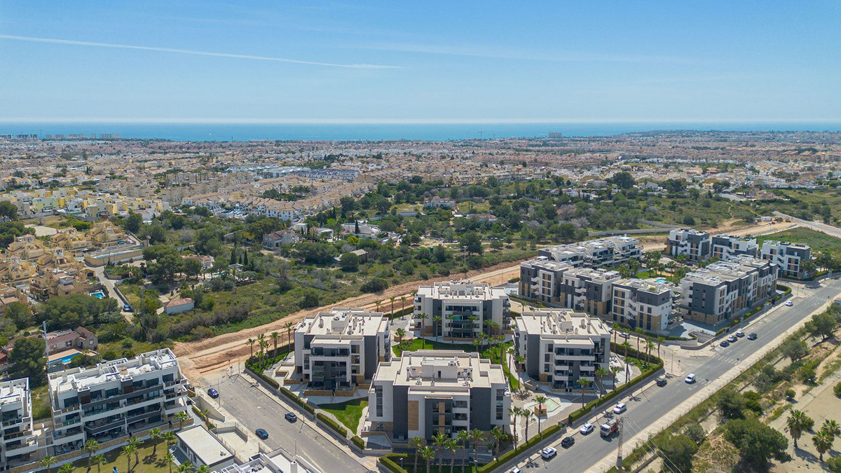 For sale - 2 Bedroom 2 Bathroom Middle Floor Apartment in Los Altos - Orihuela Costa  - Alicante