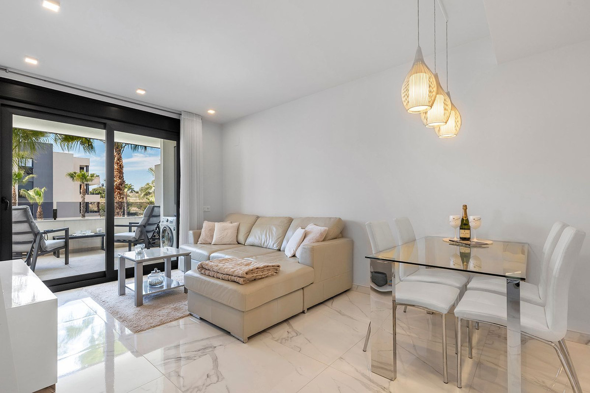 For sale - 2 Bedroom 2 Bathroom Middle Floor Apartment in Los Altos - Orihuela Costa  - Alicante