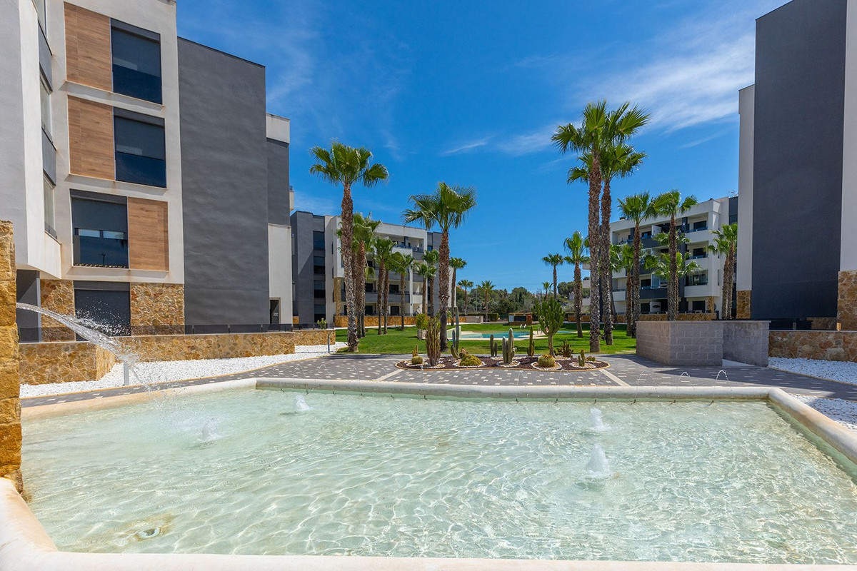 For sale - 2 Bedroom 2 Bathroom Middle Floor Apartment in Los Altos - Orihuela Costa  - Alicante