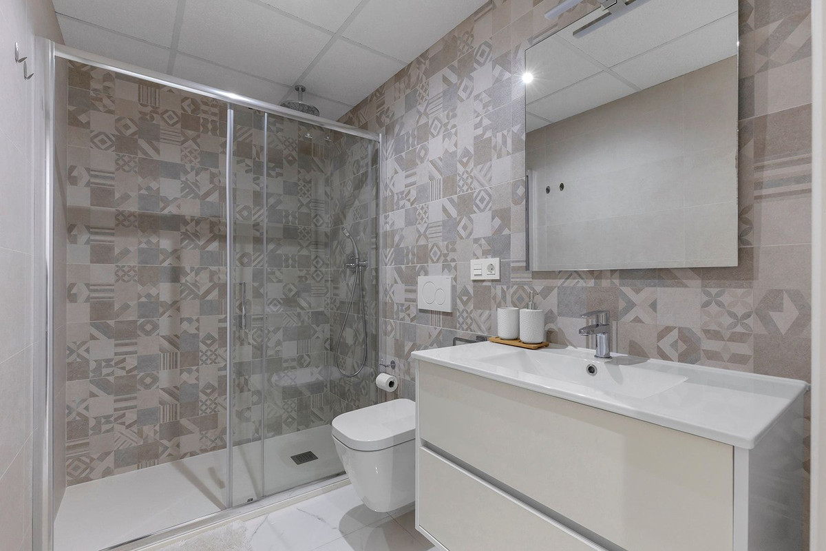 For sale - 2 Bedroom 2 Bathroom Middle Floor Apartment in Los Altos - Orihuela Costa  - Alicante