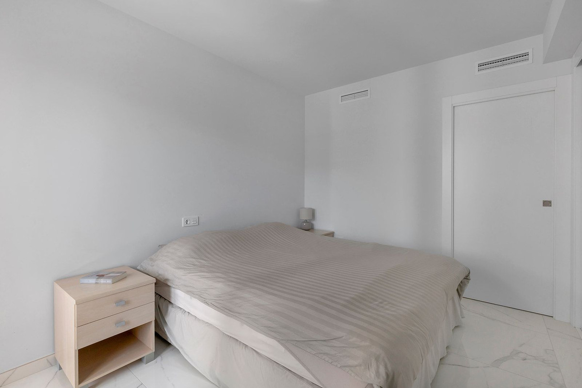 For sale - 2 Bedroom 2 Bathroom Middle Floor Apartment in Los Altos - Orihuela Costa  - Alicante