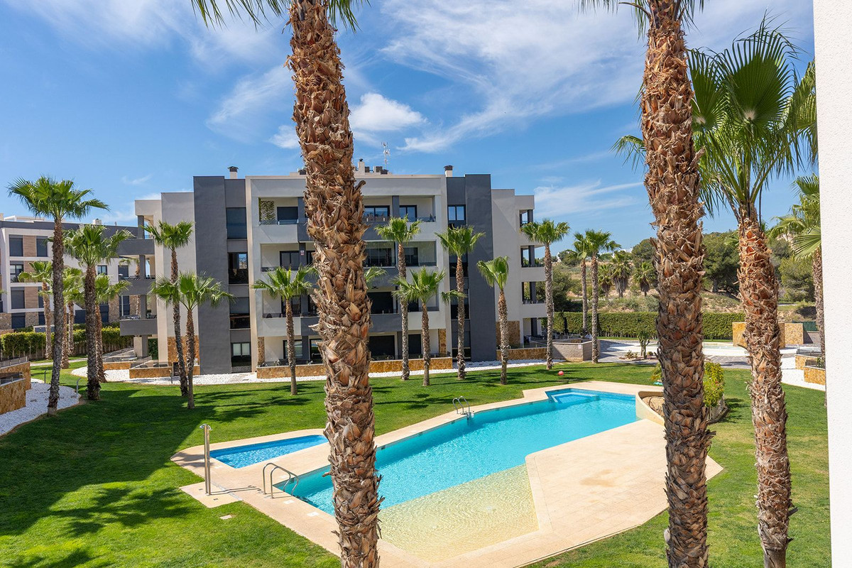 For sale - 2 Bedroom 2 Bathroom Middle Floor Apartment in Los Altos - Orihuela Costa  - Alicante