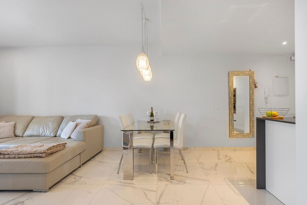 For sale - 2 Bedroom 2 Bathroom Middle Floor Apartment in Los Altos - Orihuela Costa  - Alicante