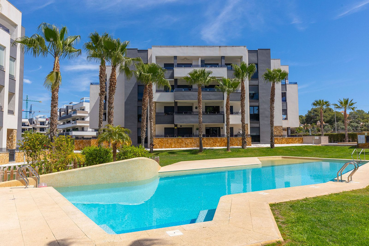 For sale - 2 Bedroom 2 Bathroom Middle Floor Apartment in Los Altos - Orihuela Costa  - Alicante