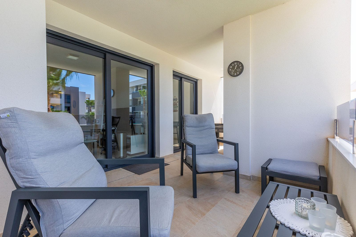 For sale - 2 Bedroom 2 Bathroom Middle Floor Apartment in Los Altos - Orihuela Costa  - Alicante