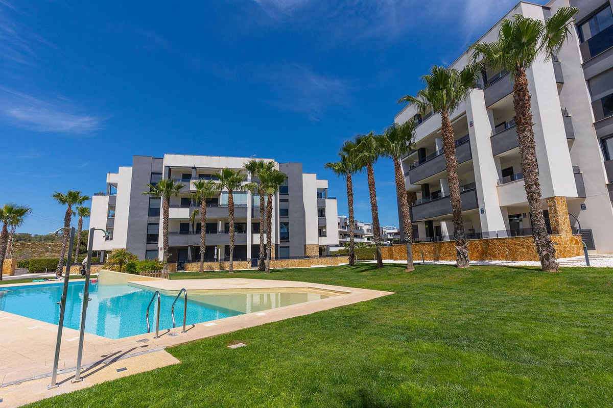 For sale - 2 Bedroom 2 Bathroom Middle Floor Apartment in Los Altos - Orihuela Costa  - Alicante