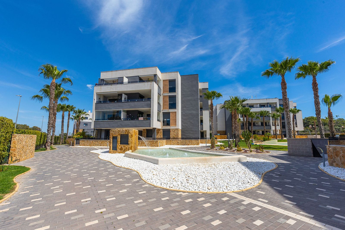 For sale - 2 Bedroom 2 Bathroom Middle Floor Apartment in Los Altos - Orihuela Costa  - Alicante