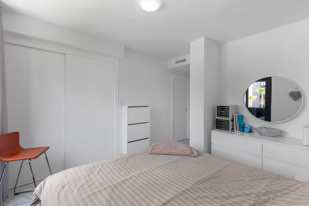 For sale - 2 Bedroom 2 Bathroom Middle Floor Apartment in Los Altos - Orihuela Costa  - Alicante