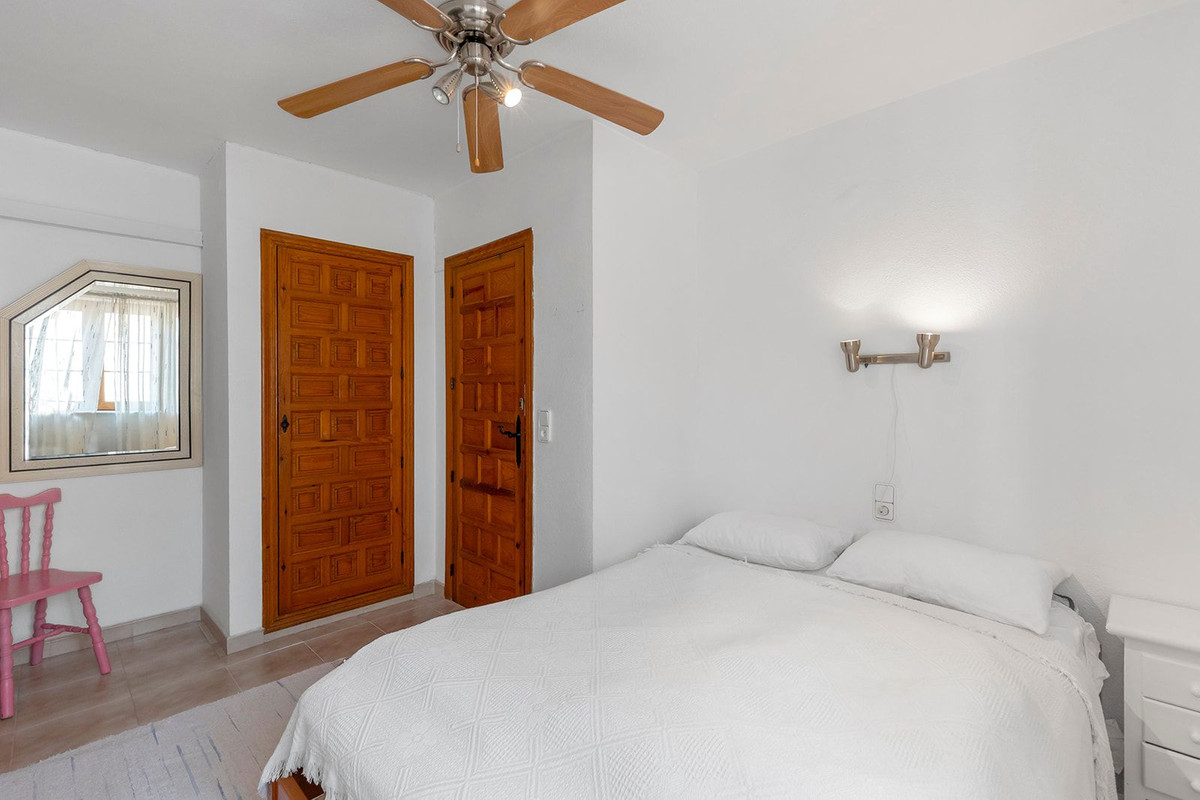 For sale - 4 Bedroom 2 Bathroom Apartment - Duplex in Torrevieja - Torrevieja Centro  - Alicante