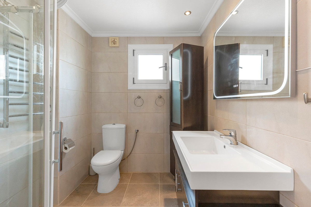 For sale - 4 Bedroom 2 Bathroom Apartment - Duplex in Torrevieja - Torrevieja Centro  - Alicante