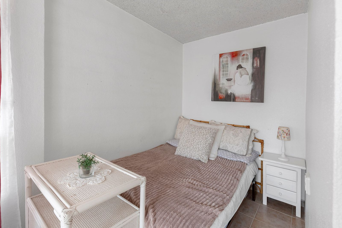 For sale - 4 Bedroom 2 Bathroom Apartment - Duplex in Torrevieja - Torrevieja Centro  - Alicante