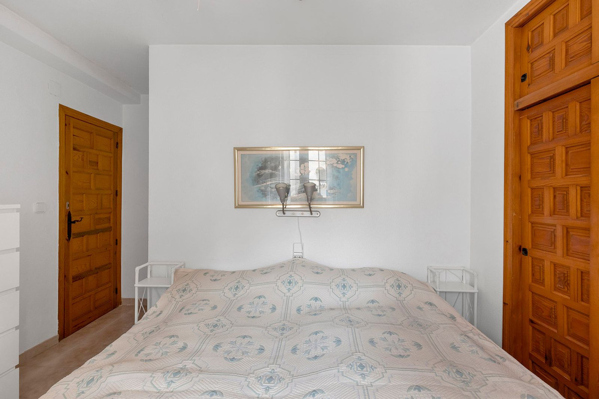 For sale - 4 Bedroom 2 Bathroom Apartment - Duplex in Torrevieja - Torrevieja Centro  - Alicante