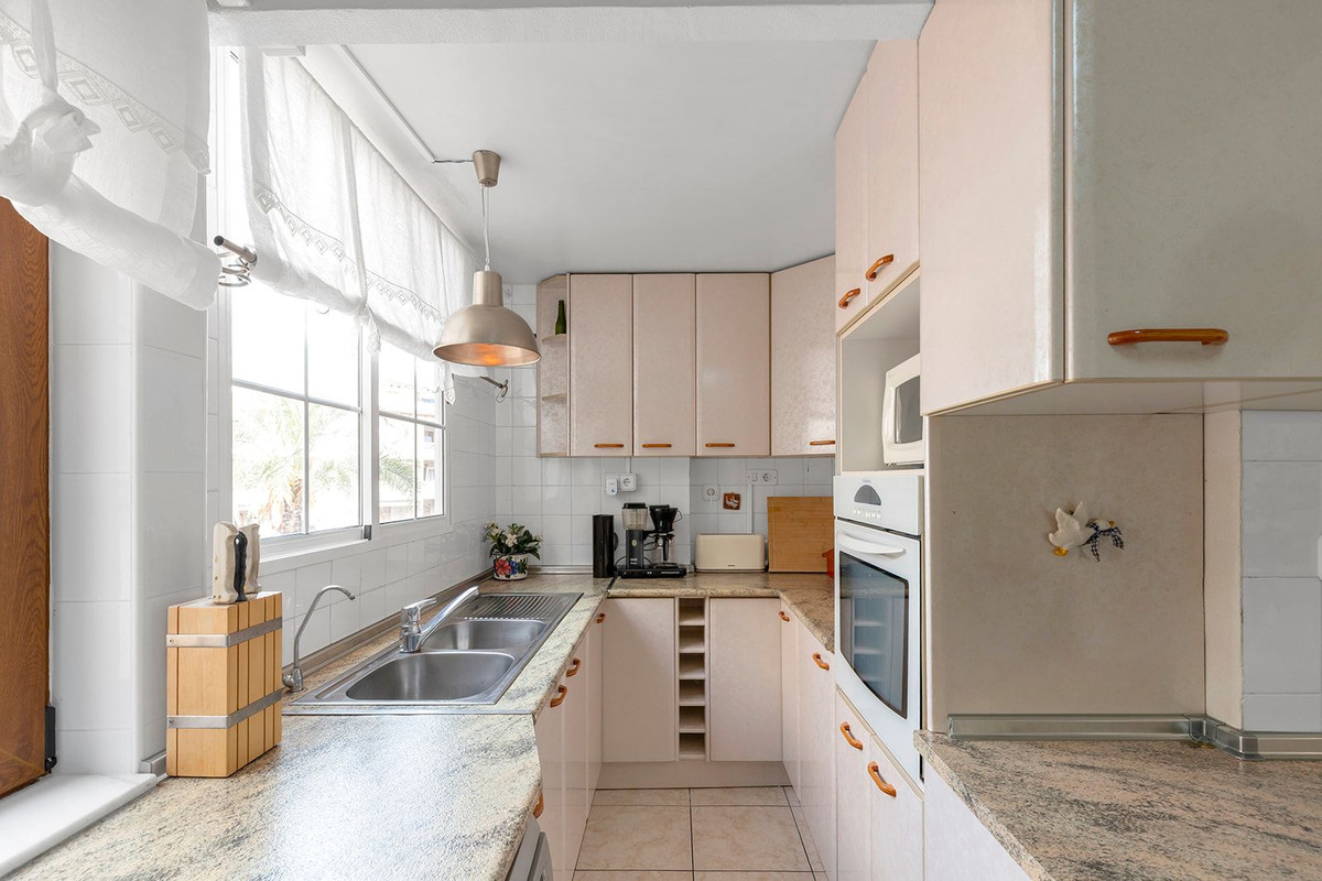 For sale - 4 Bedroom 2 Bathroom Apartment - Duplex in Torrevieja - Torrevieja Centro  - Alicante