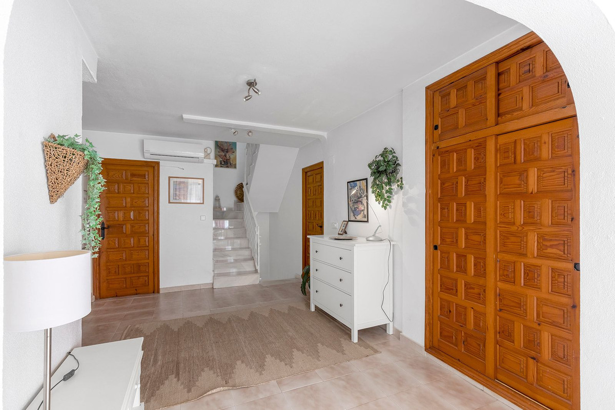For sale - 4 Bedroom 2 Bathroom Apartment - Duplex in Torrevieja - Torrevieja Centro  - Alicante