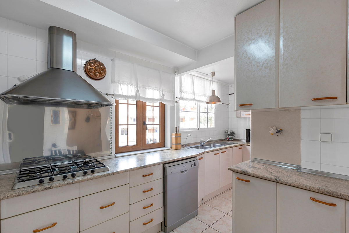 For sale - 4 Bedroom 2 Bathroom Apartment - Duplex in Torrevieja - Torrevieja Centro  - Alicante